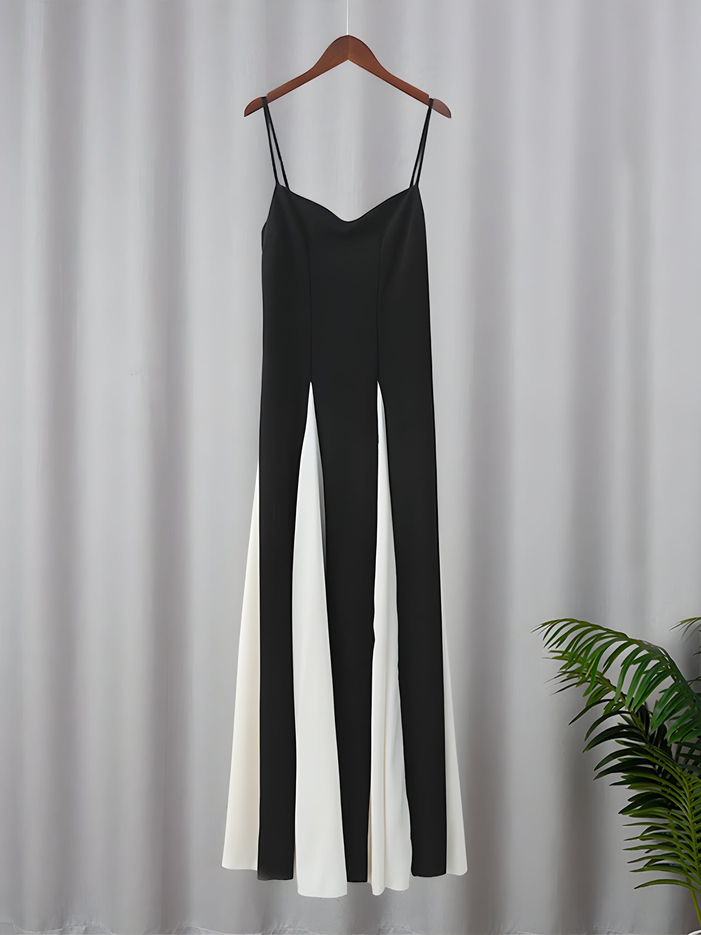 ELVIRA NOIR – ELEGANTES KLEID