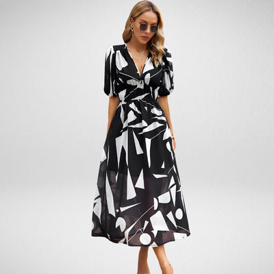 Irmelin | Schlichtes Kleid mit geometrischem Muster
